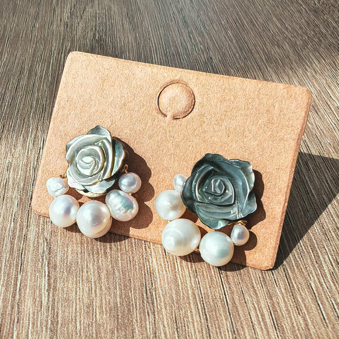 シェルローズ&パールイヤリング