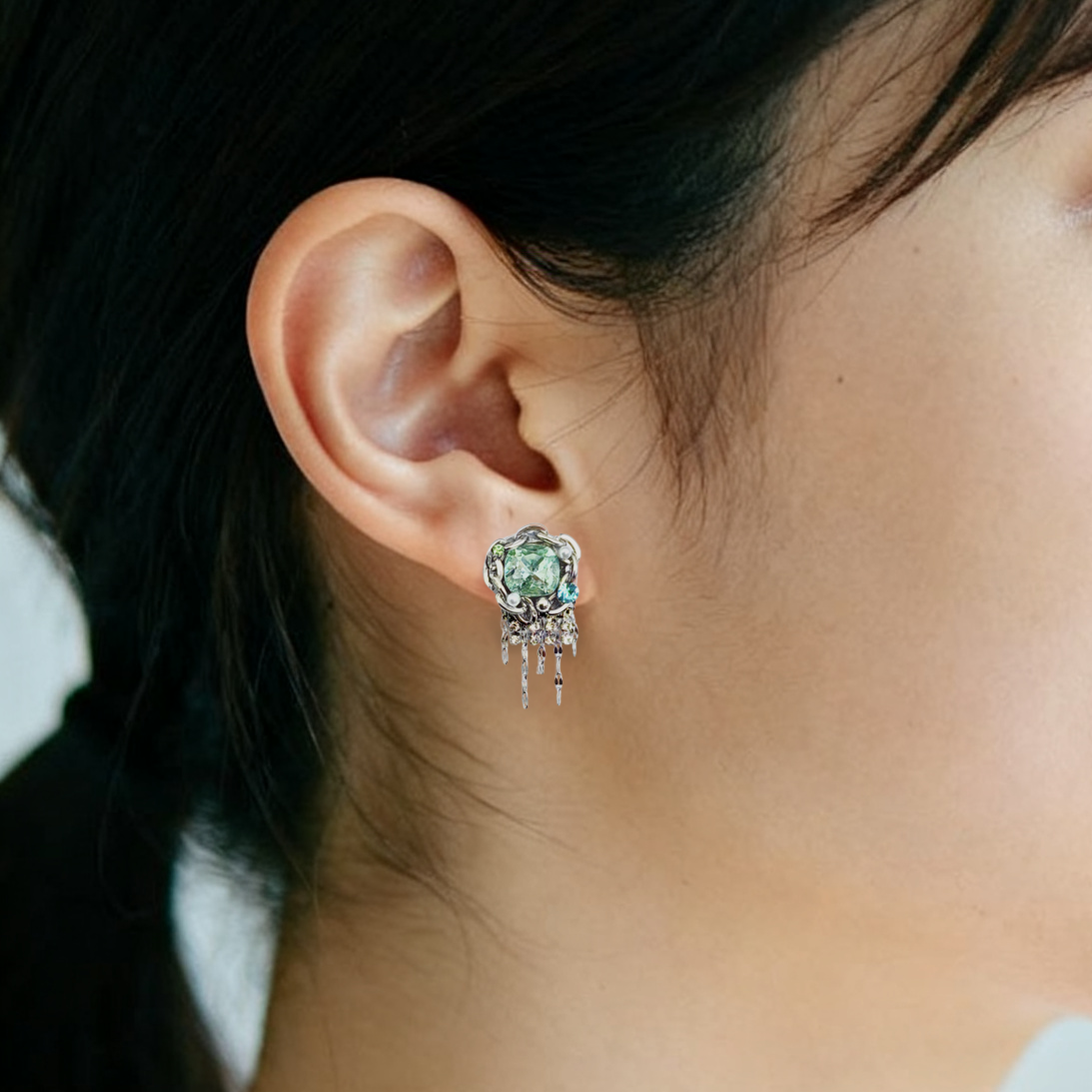 グリーンクリスタルフリンジピアス