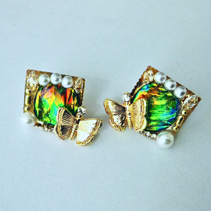 オーロラバタフライ・ビジューピアス