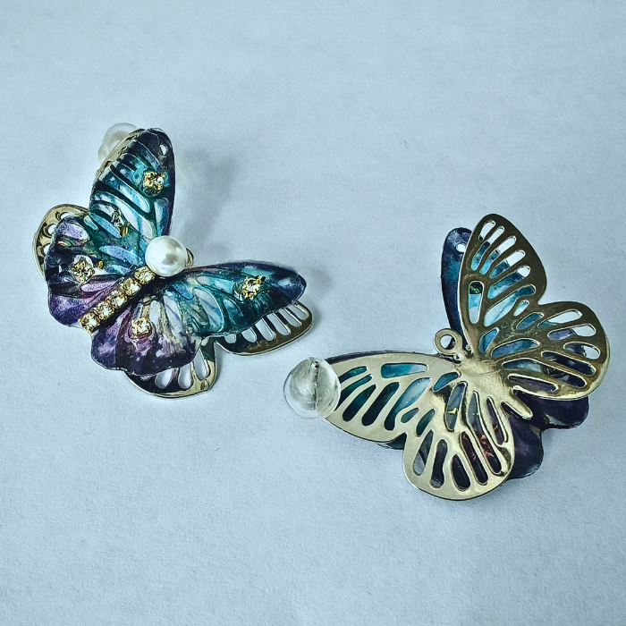 ブルーパピヨン・パールピアス