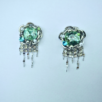 グリーンクリスタルフリンジピアス